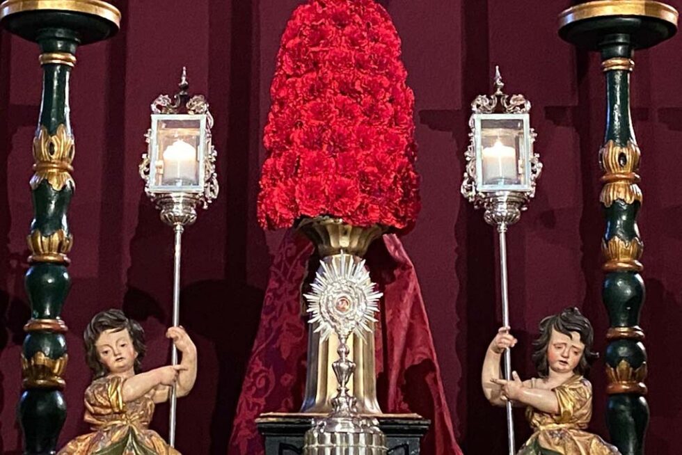 El Lignum Crucis Contin A En El Altar Mayor De San Juan Hermandad De